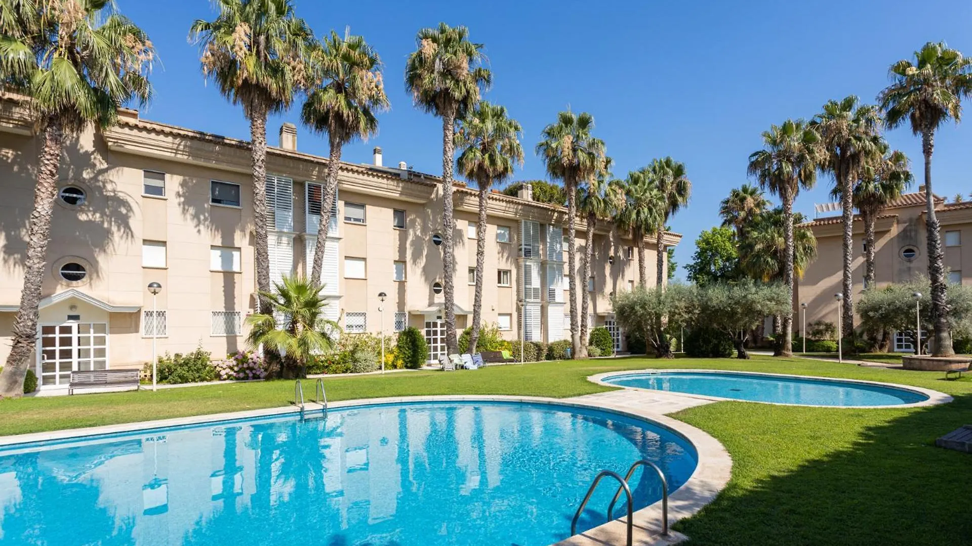 Seabreezeheaven - Sea View Apartment, Pool & Spacious Terrace With Bbq - 50M From Sant Pol Beach サン・フェリウ・ダ・ギショルス 0*,